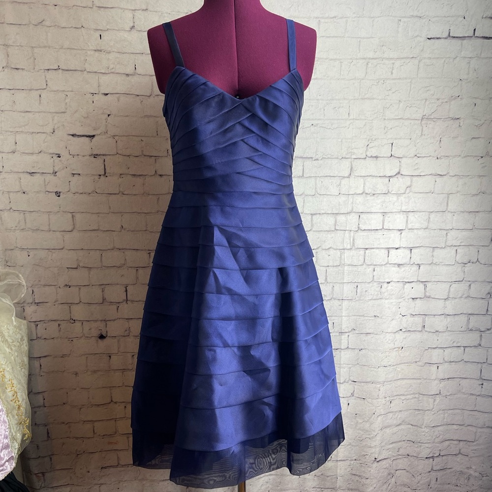 Alex evenings size 6 dark blue midi dress